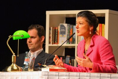 Sahra Wagenknecht rechnet in Limbach mit "Lifestyle-Linken" ab - Nach der Lesung beantwortete Sahra Wagenknecht Fragen aus dem Publikum. Foto: Jürgen Sorge