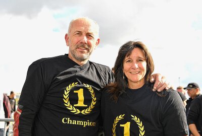 Saison-Halali mit dem Sidecar Festival Oschersleben - Mike Roscher und Anna Burkard gewannen wieder die 1.000er-Klasse der Sidecar-Trophy. Foto: Ralf Reinhardt