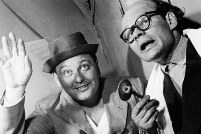 Ralf Wolter (Bild, rechts, mit Wolfgang Neuss) feierte in den 50er-Jahren auch als Kabarettist Erfolge.