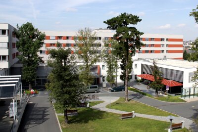 Sanft, Sicher, Innovativ: Vogtland-Klinikum holt Robotik in Operationssaal - Das Helios Vogtland-Klinikum in Plauen. Foto: Karsten Repert 