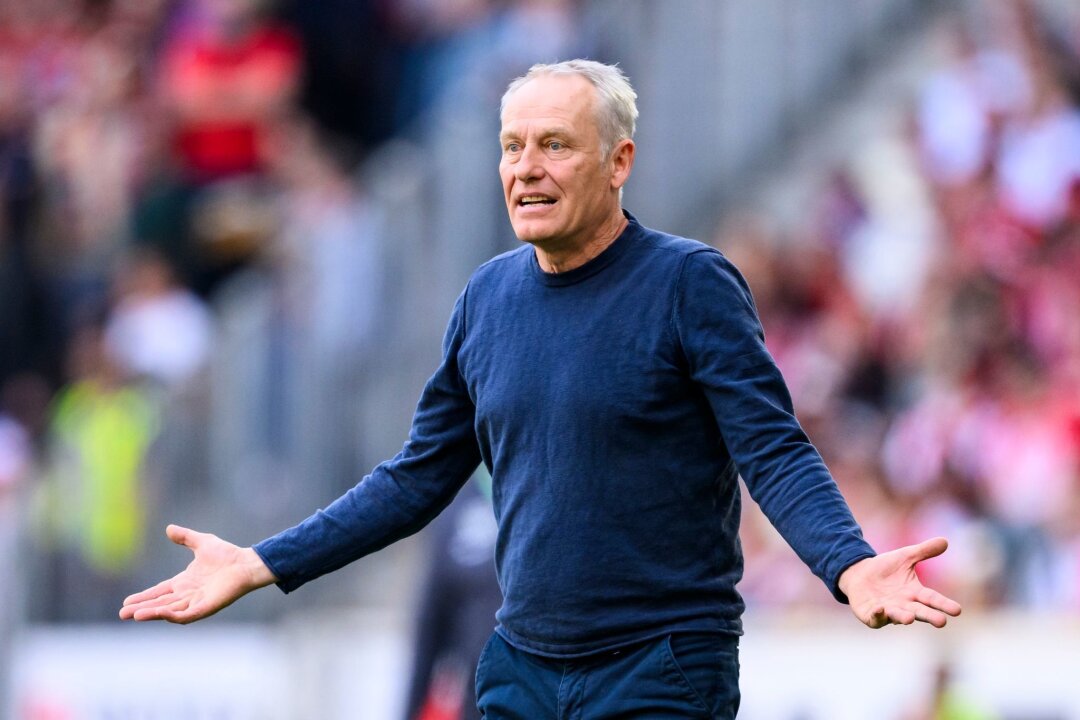 SC-Trainer Streich ärgert Niederlage: "Alles war gegen uns" - Ratlos: Freiburgs Trainer Christian Streich kann sich die Niederlage gegen Wolfsburg nicht erklären.