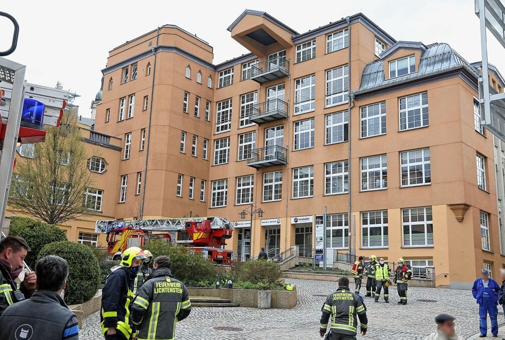 Schall und Rauch: Staub führt zu Feuerwehreinsatz in Lichtenstein - Im Lichtensteiner Alrowa Center gab es am Mittwoch einen Feueralarm. Foto: Andreas Kretschel