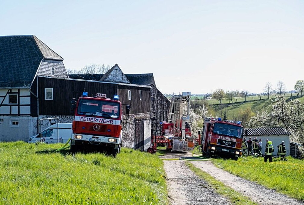 Scheunenbrand in Hartha: 71-Jährige verletzt - Am Sonntag kam es in Hartha zu einem Scheunenbrand. Foto: LausitzNews.de