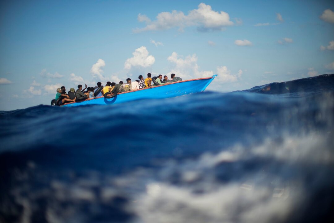Schiffsunglück vor Lampedusa: Noch 15 Menschen vermisst - Auf dem Mittelmeer kommt es seit mehreren Jahren immer wieder zu tödlichen Katastrophen mit Flüchtlingsbooten (Archivbild).