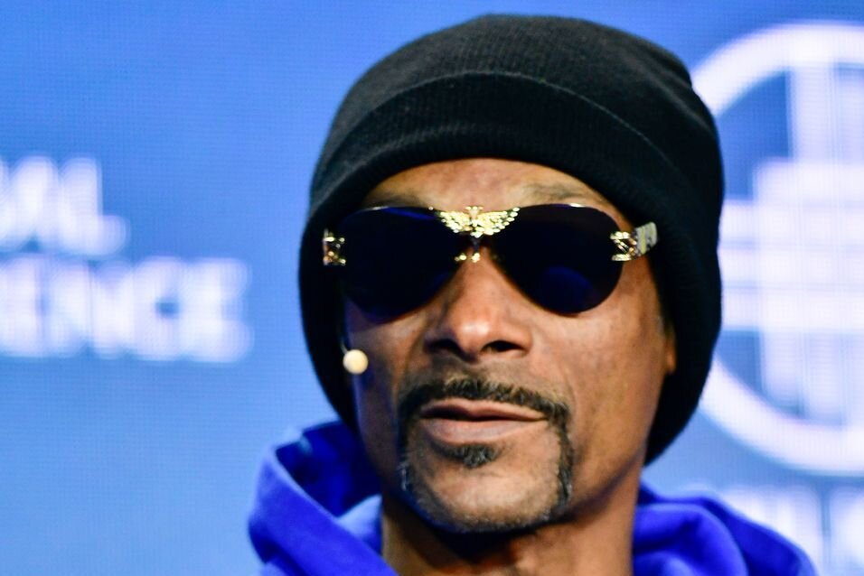 Schlaganfall mit 24: Snoop Dogg sorgt sich um seine Tochter - Snoop Dogg macht sich Sorgen um seine Tochter. Cori Broadus erlitt einen Schlaganfall.