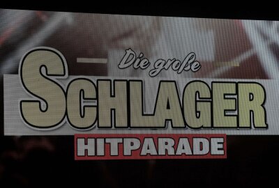 Schlager-Hitparade begeistert Publikum im Auer Kulturhaus - Die Große Schlager Hitparade hat in Aue Station gemacht. Foto: Ralf Wendland