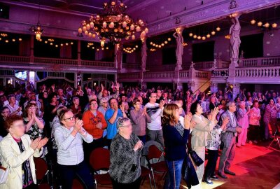 Schlagerstars begeistern Zwickauer Publikum - Das Publikum war zur Schlagerparty in Zwickau begeistert. Foto: Maik Bohn