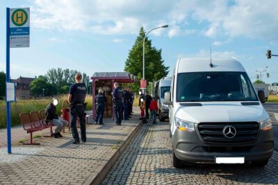 Schleusertransport mit 14 Geflüchteten in Sachsen bei Kontrolle gestoppt - Ein Schleusertransport mit 14 Geflüchteten wurde in Sachsen bei einer Kontrolle gestoppt. Foto: xcitepress/Thomas Baier 