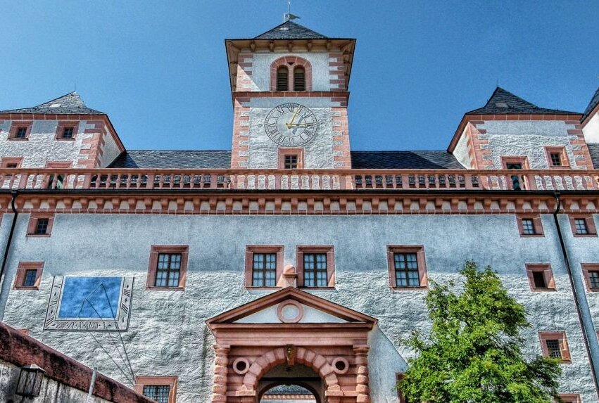 Schlösserverbund bietet spannende Ferienaktionen - Schloss Augustusburg bietet Aktivitäten für die Herbstferien an. Foto: pixabay