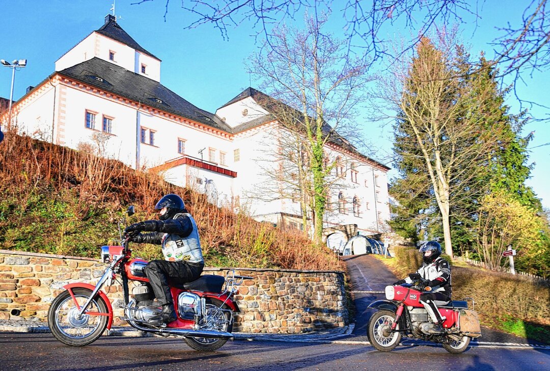 Schloss Augustusburg ruft harte Biker im neuen Jahr zum Wintertreffen auf - Am 13. Januar erklimmen die winterharten Biker wieder das Schloss Augustusburg. Foto: Thorsten Horn