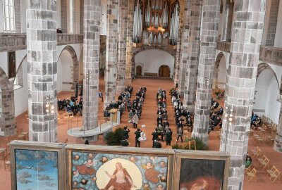 Schneeberg: Hubertusmesse ist in St. Wolfgang erklungen - In der St. Wolfgangkirche hat man die alljährliche Hubertusmesse zu Ehren des St. Hubertus abgehalten. Foto: Ralf Wendland
