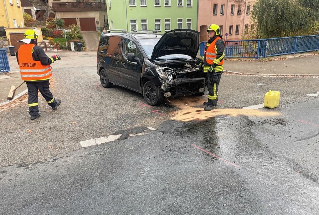 Schneeberg: Unfall auf der B93 sorgt für größere Verkehrsbehinderung - In Schneeberg auf der B93 kam es heute Morgen zu einem Unfall. Foto: Niko Mutschmann