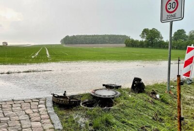Schneeberger Ortsteil Lindenau überflutet - Straßen in Schneebrg überschwämmt. Foto: Daniel Unger