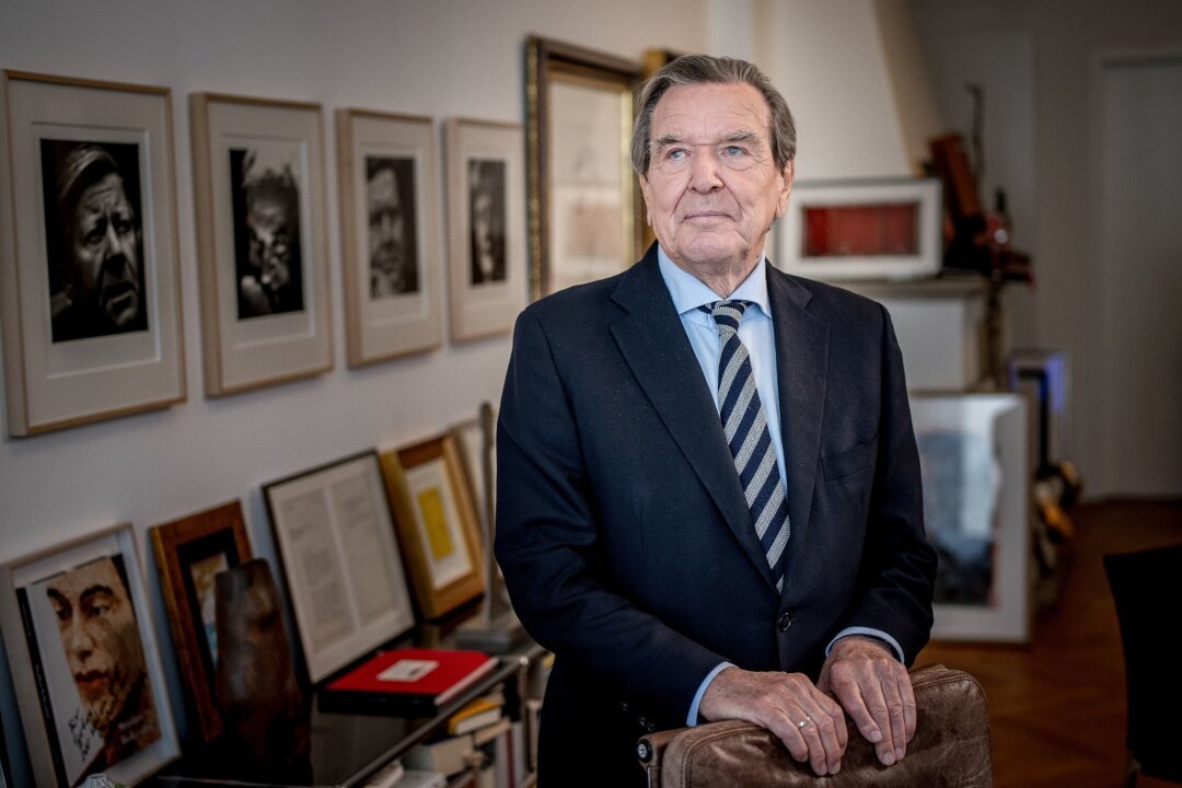 Schröder ist 80: Scholz und SPD-Spitze gratulieren - Gerhard Schröder (SPD) war von 1998 bis 2005 Bundeskanzler.