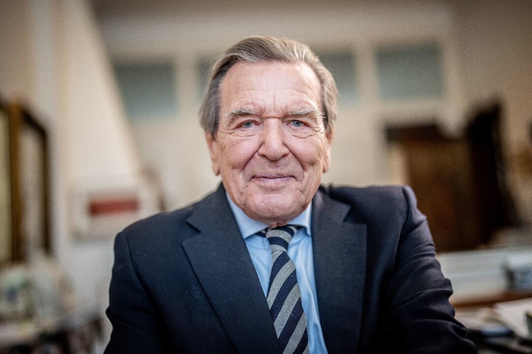 Schröder vor 80. Geburtstag: Bereue keine Entscheidung - Gerhard Schröder fühlt sich weiterhin heimisch in der SPD, der er seit 61 Jahren angehört.