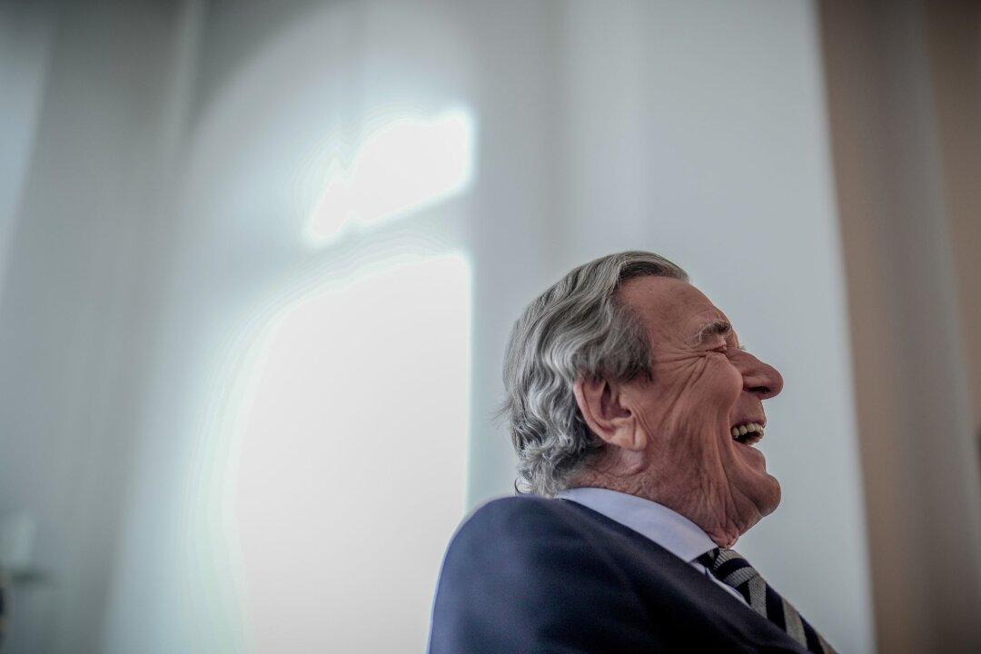 Schröder wird 80: Kein Verstecken mehr - Ex-Bundeskanzler Gerhard Schröder (SPD) wird heute 80 Jahre alt.