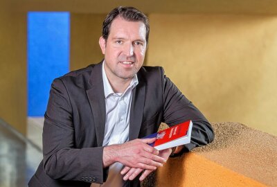 "Schuldenbremse und Steuern sind der Hauptknackpunkt" - Prof. Dr. Eric Linhart. Foto: Uwe Meinhold/TU Chemnitz