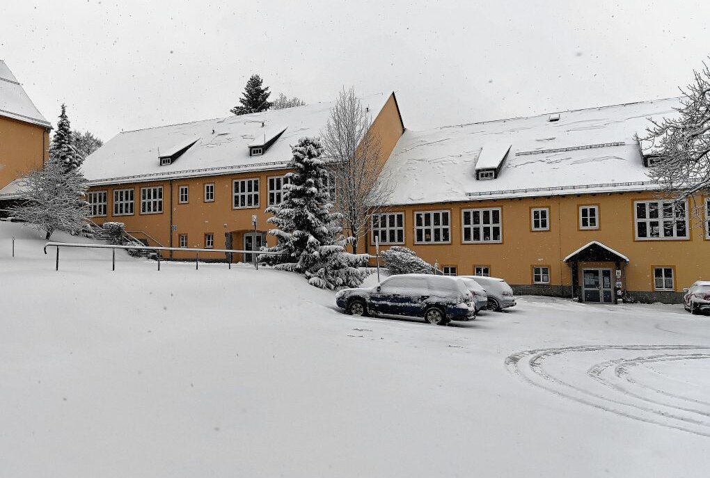 Schulhof der Grundschule Auerhammer soll saniert werden - Der Schulhof der Grundschule Auerhammer soll saniert werden. Foto: Ralf Wendland