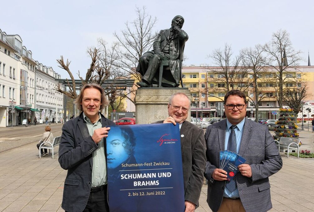 Schumann-Fest unter dem Motto "Schumann und Brahms" - Die Organisatoren: (v.l.) Dr. Thomas Synofzik, Dr. Michael Löffler und Sebastian Lasch. Foto: Ludmila Thiele