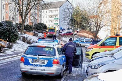 Schussverletzungen: Polizei muss sich mit Waffe gegen Angreifer wehren - Polizeieinsatz in Chemnitz. (Foto: Harry Härtel)