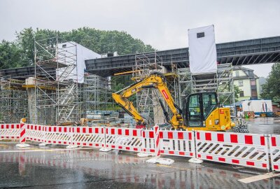 Schwarzenberg: Schweißarbeiten am neuen Viadukt - Schweißarbeiten am neuen Viadukt in Schwarzenberg. Foto: Georg Ulrich Dostmann