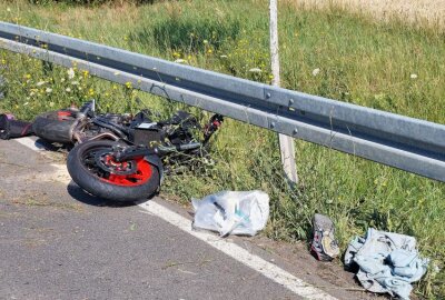 Schwer verletzt: Motorradfahrer kollidiert mit Leitplanke - Heute Morgen kam es zu einem Unfall, bei dem ein Motorradfahrer schwer verletzt wurde. Foto: Christian Grube