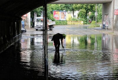 Schwere Gewitter: Bahnunterführung in Chemnitz überflutet - Schuld an der Überschwemmung sind starke Gewitter, die über Chemnitz zogen. Foto: ChemPic