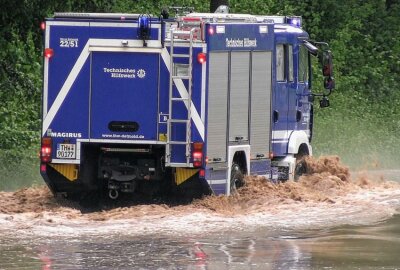 Schwere Überflutungen in NRW: Detmold und Umgebung versinken im Hochwasser - Schwere Unwetter und heftige Überflutungen in Nordrhein-Westfalen. Foto: Bernd März