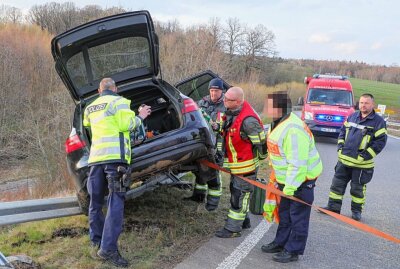 Schwerer Crash auf der A4 bei Lichtenau: Fahrer hatte über 2 Promille Alkohol im Blut - Schwerer Unfall am Mittwochabend auf der A4 bei Lichtenau. Foto: Jan Härtel