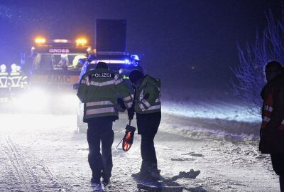 Schwerer Crash auf der S191 - Unfall auf der S191: Drei Personen wurden verletzt Foto: Roland Halkasch