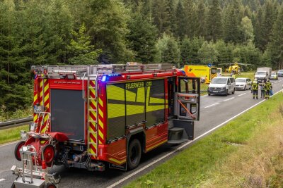 Am Freitagnachmittag gegen 14 Uhr wurde die Feuerwehr zu einem schweren Motorradunfall mit einer verletzten Person gerufen. Foto: David Rötzschke