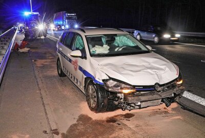 Schwerer Unfall auf A13: Crash zwischen Trabant und Golf - Der PKW VW Golf wurde hingegen kaum beschädigt Foto: Roland Halkasch 