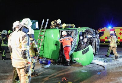 Schwerer Unfall auf der A4: Mehrere Personen  schwer verletzt - Auf der A4 ereignete sich ein schwerer Unfall mit mehreren Verletzten. Foto: Roland Halkasch