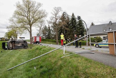 Schwerer Unfall auf der B169 in Neuensalz bei Plauen - Unfall in Neuensalz bei Plauen. Foto: Igor Pastierovic