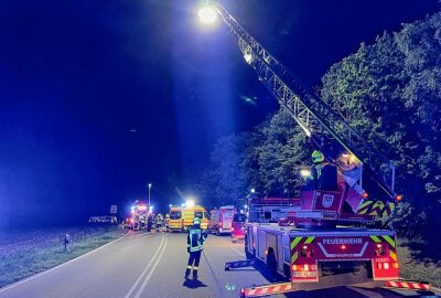 Schwerer Unfall auf der B169: PKW kommt auf Dach zum Liegen - Auf der B169 Lößnitz-Gablenz kam es heute am Morgen zu einem schweren Verkehrsunfall. Foto: Daniel Unger