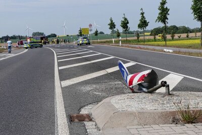 Schwerer Unfall auf S38: Ersthelfer retten Motorradfahrer vermutlich das Leben - Auf der S38 kam es zu eine Unfall. Foto: Sören Müller
