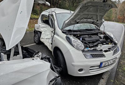 Schwerer Unfall auf Staatsstraße im Vogtland: 24-Jähriger verliert Kontrolle über PKW - Schwerer Unfall bei Lengenfeld. Foto: Mike Müller