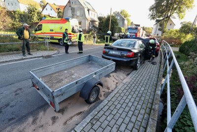 Schwerer Unfall bei Kuhschnappel: Drei Personen verletzt - Schwerer Verkehrsunfall in Kuhschappel.Foto: Andreas Kretschel