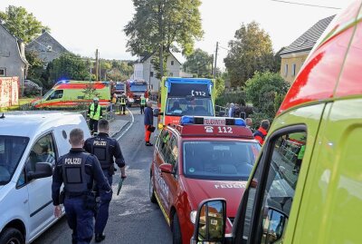 Schwerer Unfall bei Kuhschnappel: Drei Personen verletzt - Schwerer Verkehrsunfall in Kuhschappel.Foto: Andreas Kretschel