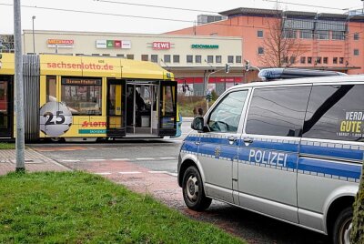 Schwerer Unfall in Chemnitz: Frau von Straßenbahn erfasst - In Chemnitz wurde eine Frau von einer Straßenbahn erfasst. Foto: Harry Härtel