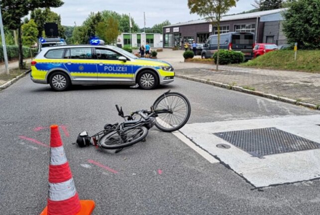 Schwerer Unfall in Frankenberg: Radfahrerin kollidiert mit PKW - Unfall in Frankenberg. Foto: Harry Härtel