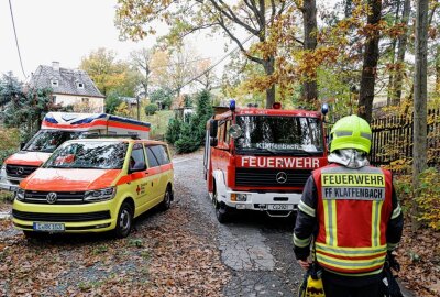 Schwerer Unfall in Harthau: PKW überschlagen und auf dem Dach gelandet - Am Freitag ereignete sich in Chemnitz auf dem Schindlerweg ein schwerer Verkehrsunfall. Foto: Harry Härtel