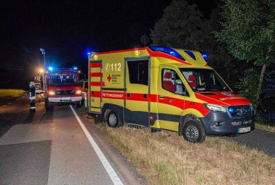 Schwerer Verkehrsunfall: 28-Jähriger schwer verletzt und reanimiert - Auf der Olbersdorfer Straße kam es in der Nacht zu einem schweren Unfall. Foto: xcitepress/Thomas Baier