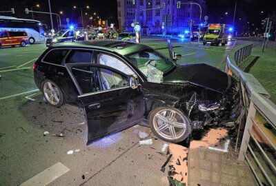 Schwerer Verkehrsunfall: Audifahrer mit 0,94 Promille - Fahrer eines Audis hatte 0,94 Promille. Foto: Roland Halkasch
