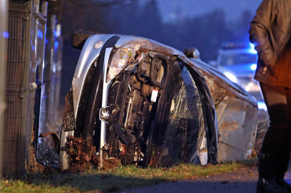 Schwerer Verkehrsunfall auf der B180 in Gersdorf am Sonntagnachmittag. Foto: Andreas Kretschel