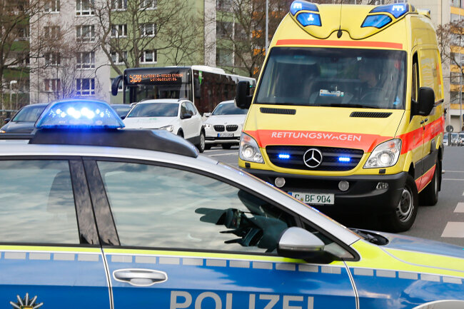 Schwerverletzter und 20.000 Euro Schaden in Chemnitz - Bei dem Unfall in Hilbersdorf wurde ein 80-Jähriger schwer verletzt und es entstand Sachschaden in Höhe von 20.000 Euro.