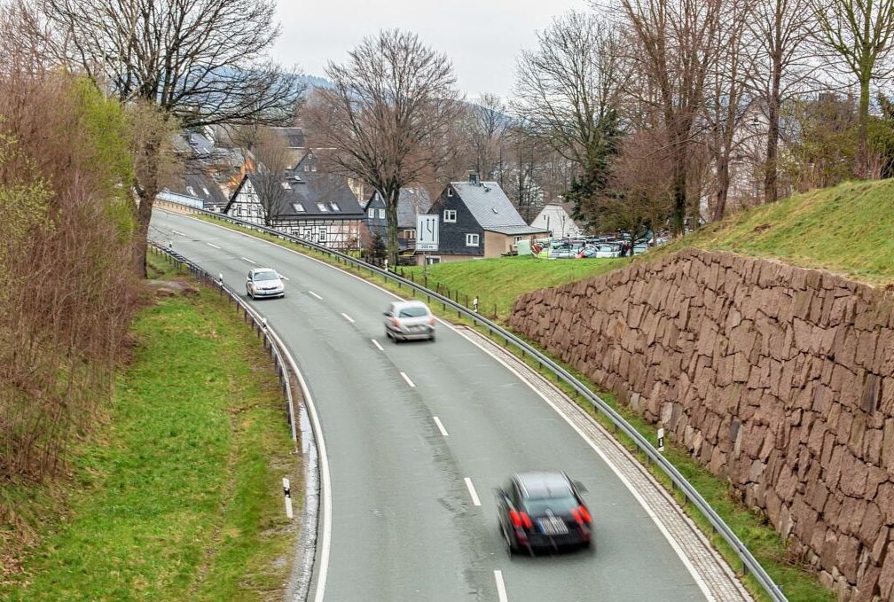 Schwerwiegende Sperrungen auf Straßen im Erzgebirge geplant - Im Erzgebirge sind viele Sperrungen geplant. Foto: André März