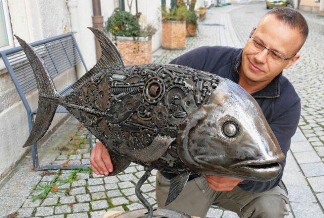 Scrap-Metal-Art erhitzt in Zschopau die Gemüter - Bei einer der Tierfiguren, die Robert Hähnel aufstellen möchte, handelt es sich um einen Fisch. Auch er wurde aus Metallteilen erschaffen. Foto: Andreas Bauer