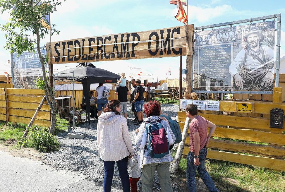 Cowboys und Indianer kann man im Siedlercamp in Geyer erleben. Foto: Thomas Fritzsch/PhotoERZ