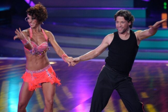 Auch kein großer Erfolg: Bei "Let's Dance" 2012 schied Patrick Bach mit seiner Partnerin Melissa Ortiz-Gomez bereits in der dritten Sendung aus.